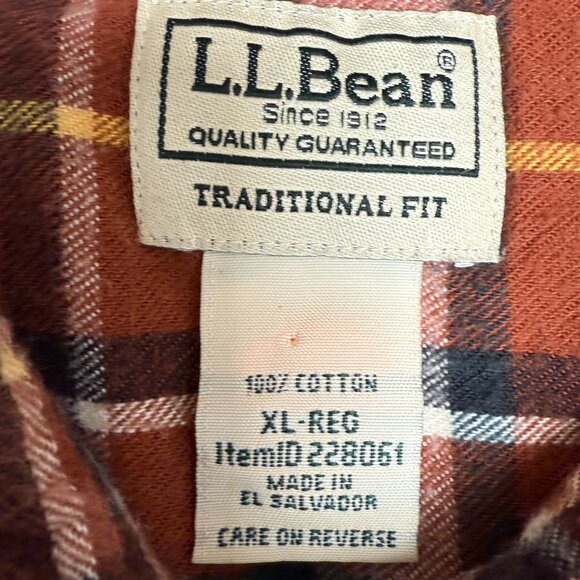 EUC Men's L.L. BEAN Traditional Fit Cotton Flannel Shirt | Size XL Reg - Picture 4 of 5